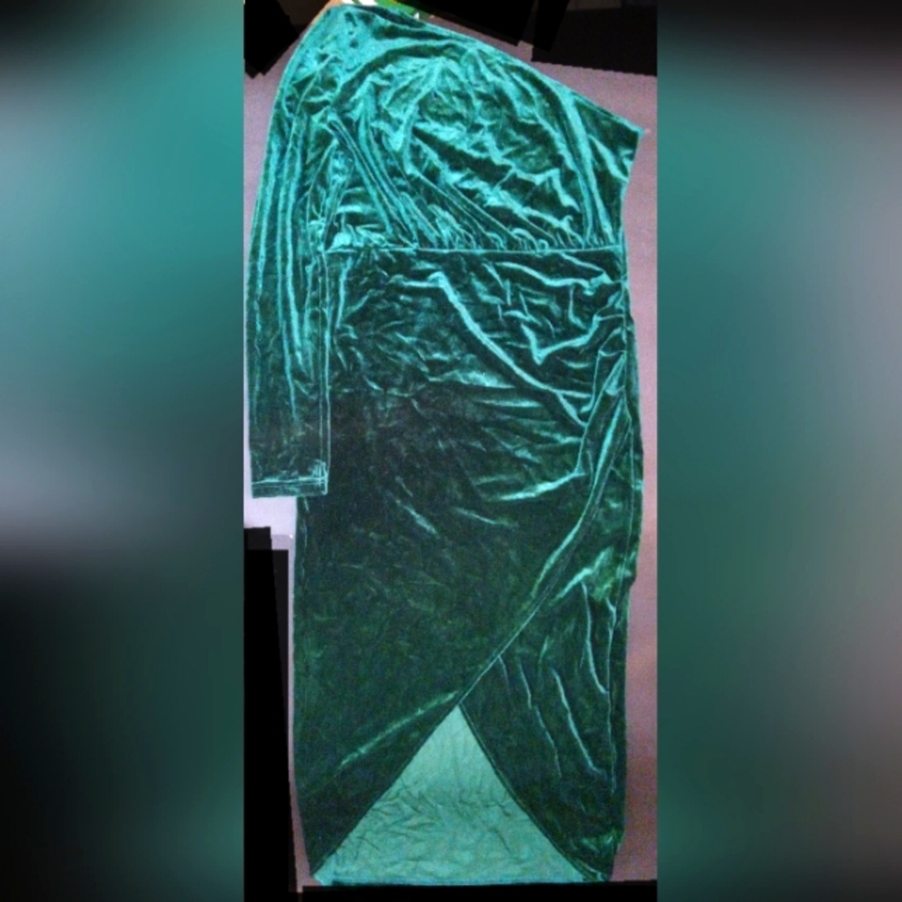 Long Sleeve Velvet Green Women's Dress